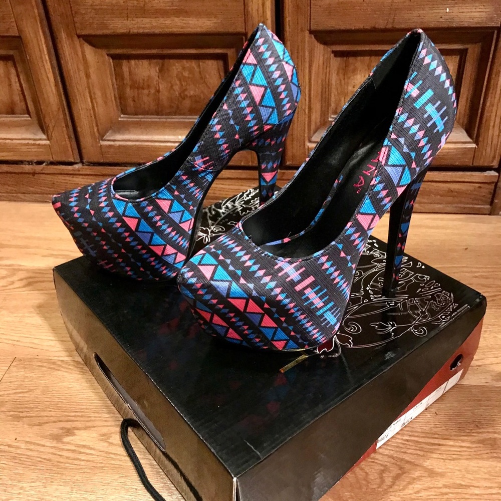 Heels - Picture 3 of 5